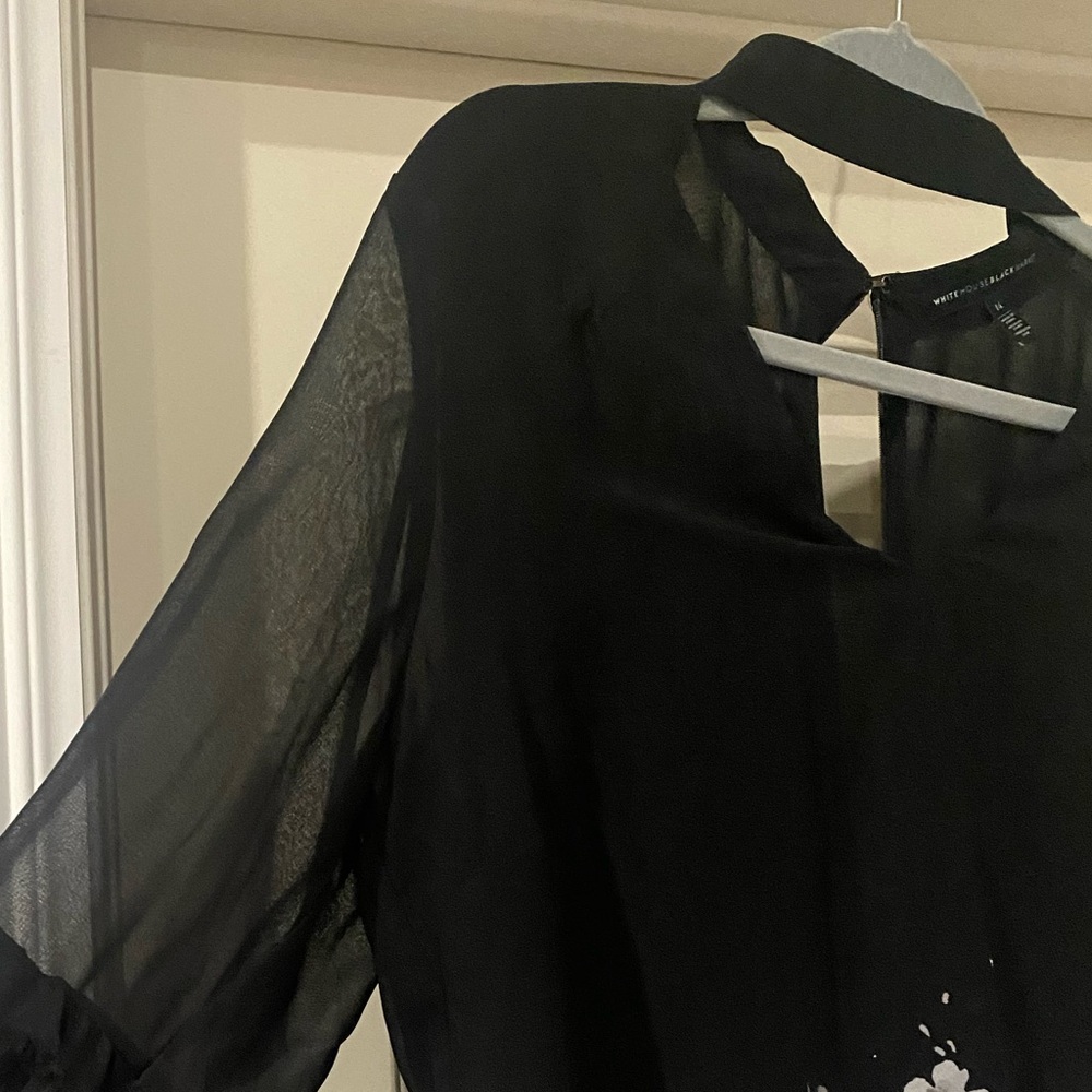 White House Black Market Black and White Floral Blouse - Picture 5 of 11